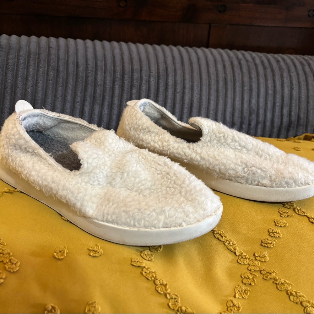 Allbirds wool lounger fluffs